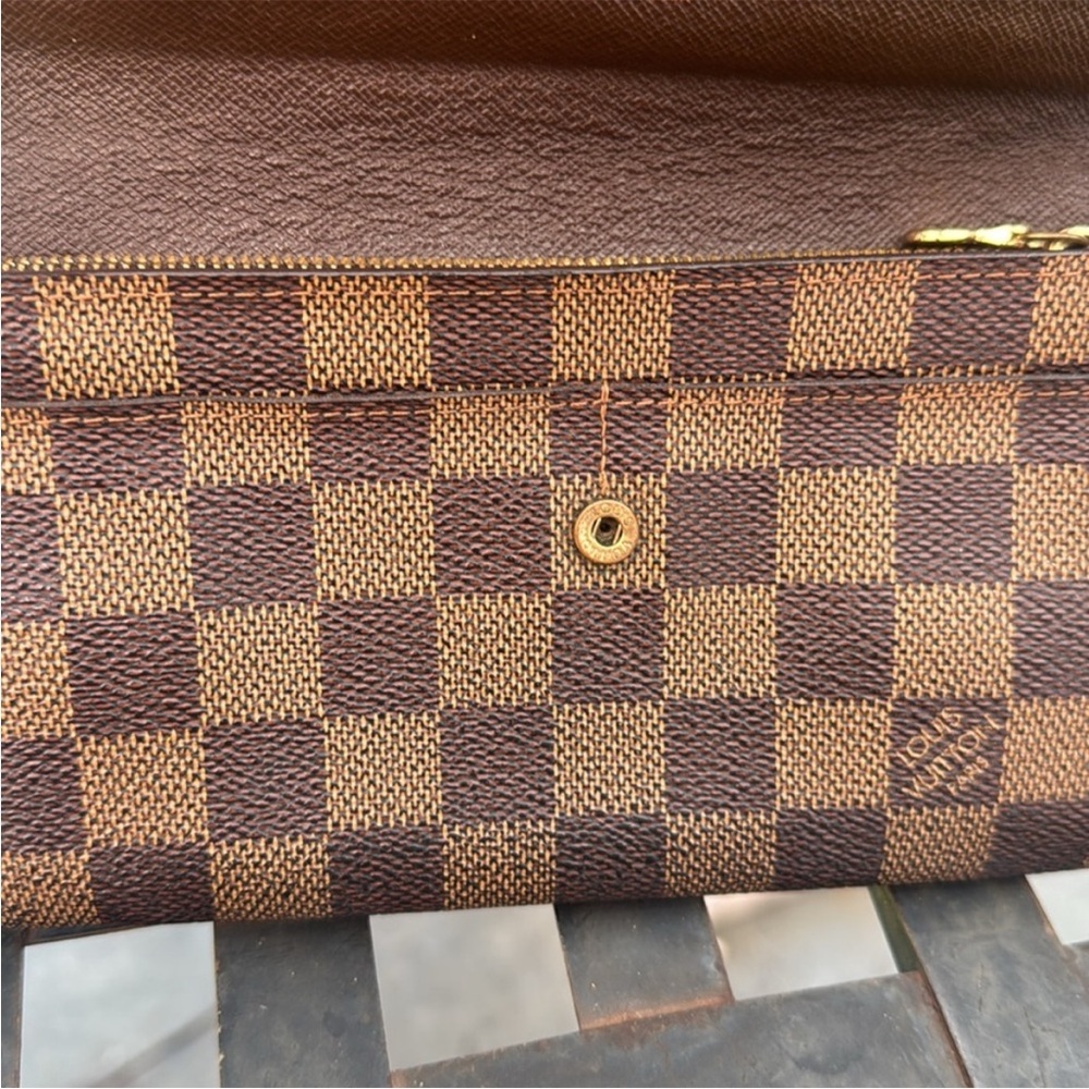 Louis Vuitton Checkered Wallet with Button Closure - Picture 10 of 12